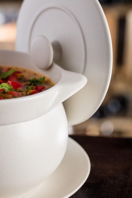 Couvercle avec poignée ovale rouge porcelaine vitrifiée 31x21 cm Chefs Fusion Rak